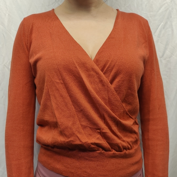 5 long sleeve shirts in size small - Picture 3 of 6